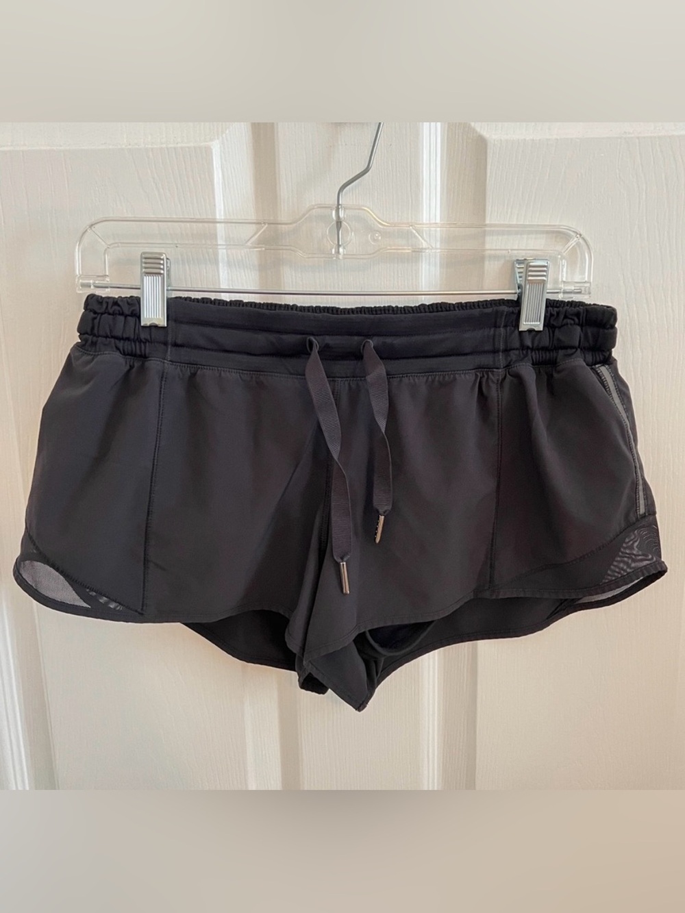 Lululemon Hotty Hot 2.4” shorts. Black. Size 6.